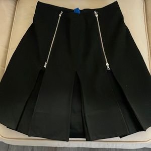 Kit II Ace black winter pleaded skirt
